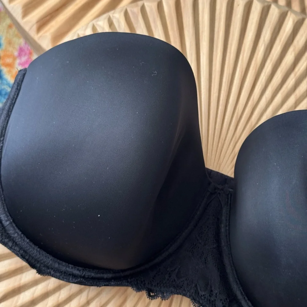 Torrid Strapless Lightly Lined Smooth Bra Black 40G Staple Bra